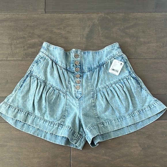 Stylish Blue Denim Shorts - Picture 1 of 4